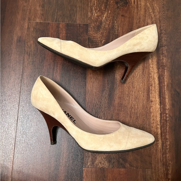 Chanel | suede heels size 38 - Picture 2 of 10